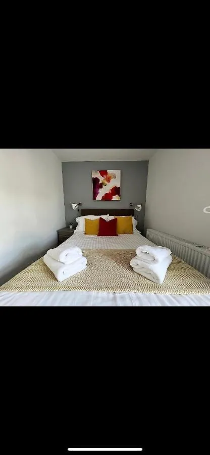 Homely And Deceptively Large City House Swansea United Kingdom