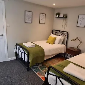 https://morris-lodge-1-bedroom-free-parking.tophotelsbath.com